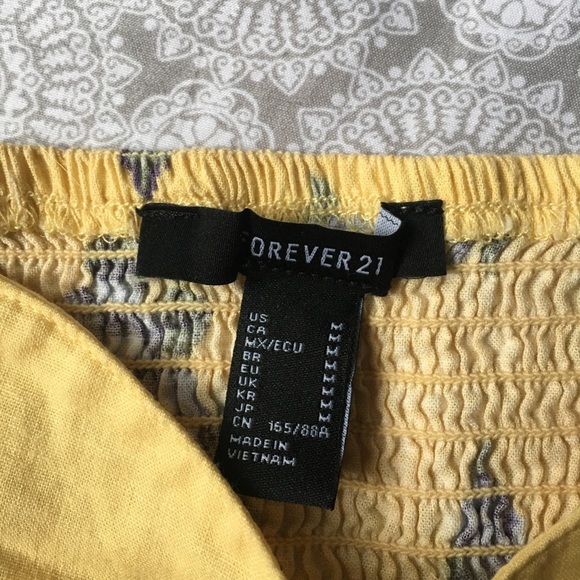 NWOT Yellow crop top - Picture 3 of 3